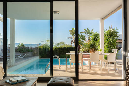 Beach House mit Meerblick und privatem Pool im Garten